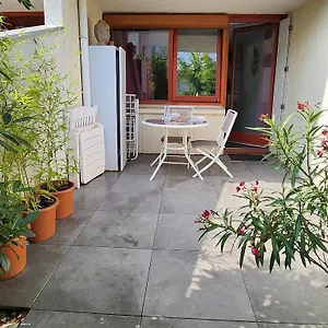 2* Rdc+ Terrasse&parking Privé Appartement